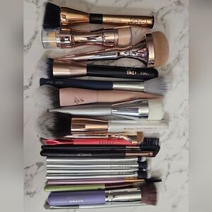 HUGE Makeup Cosmetic Brush Set Lot Bundle Beauty